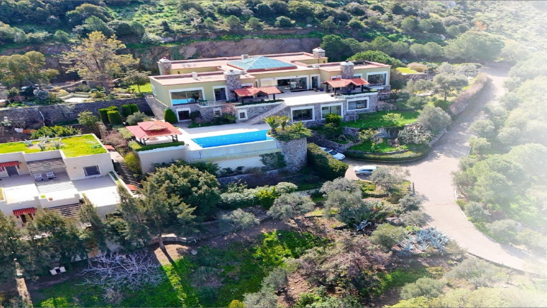 Fully Furnished 10-Bedroom Villa for Sale at Bodrum in Mugla, Turkey